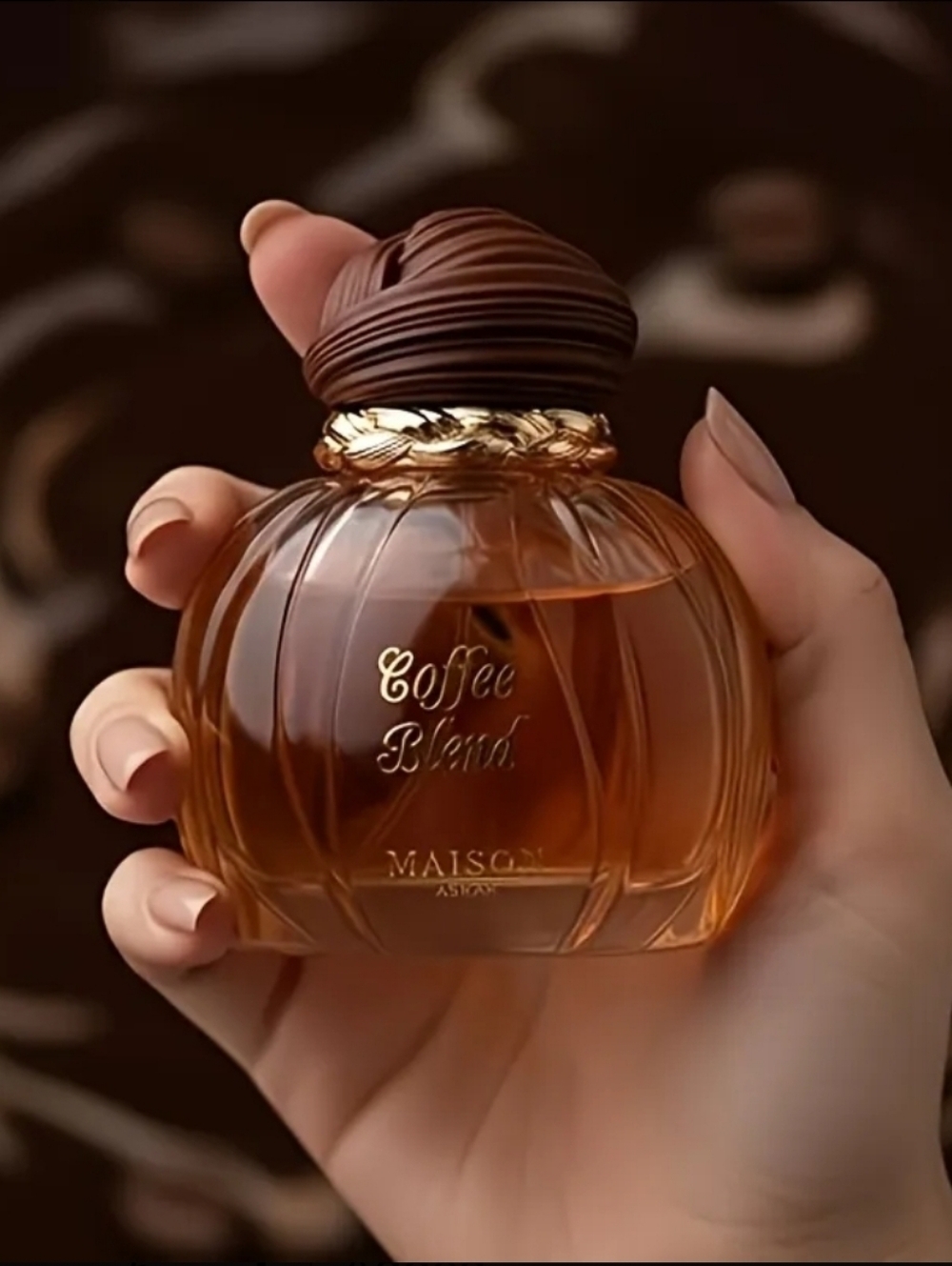 Maison Coffee Blend Scent with Cream and Gold Accents